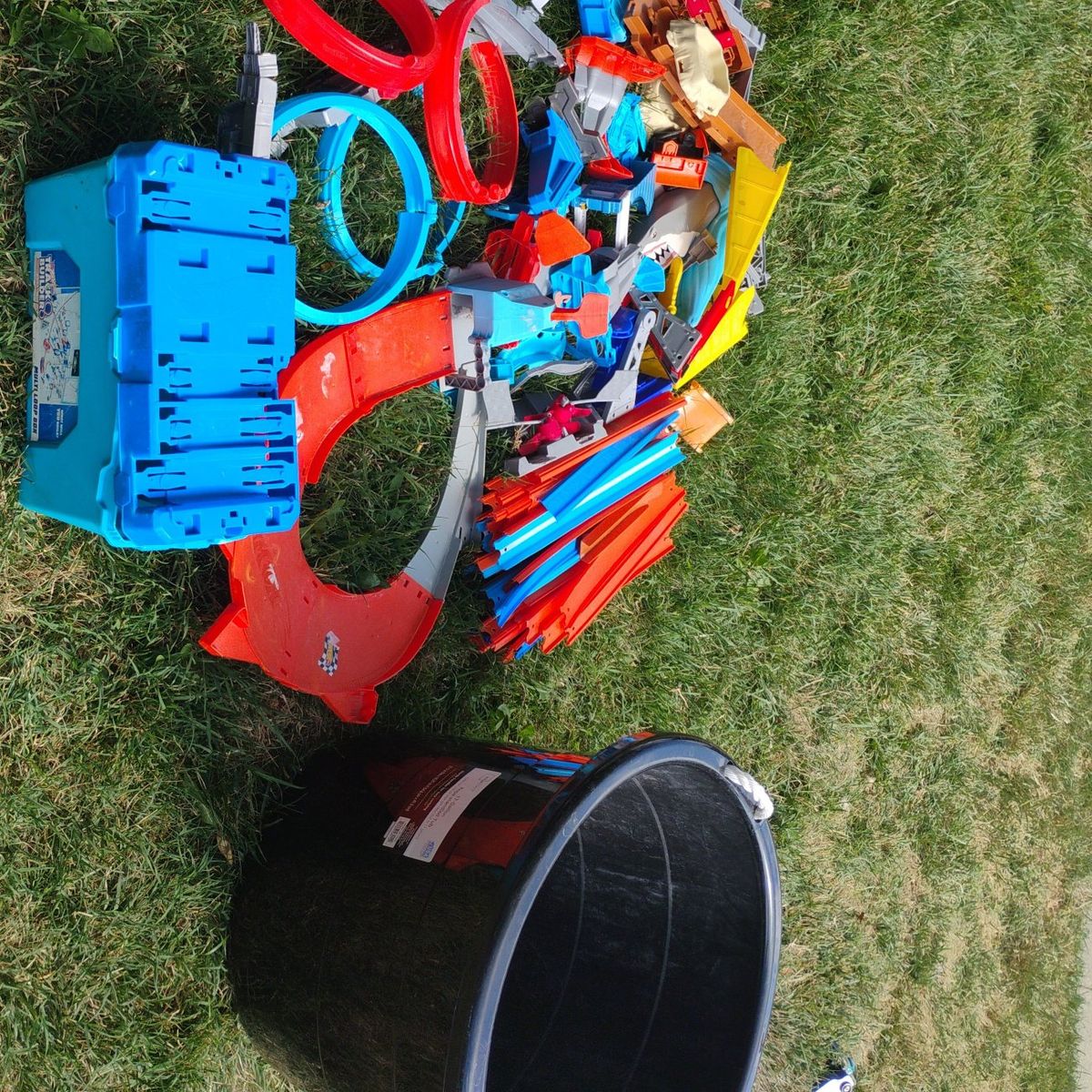 FUNDRAISER- Lots of hot wheels tracks and pieces