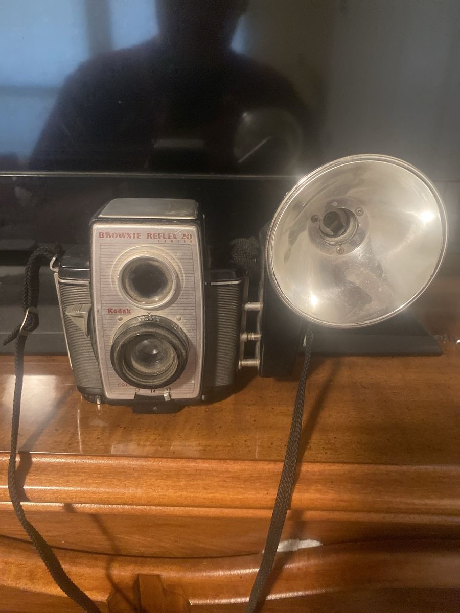 Brownie reflex 20 camera