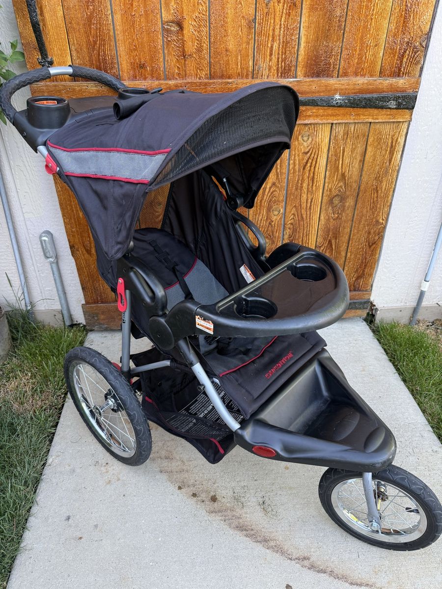 Baby trend expedition jogging stroller