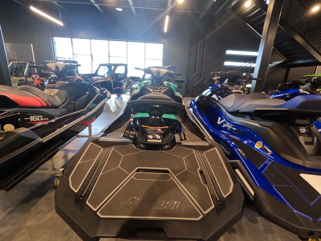 Main image 3