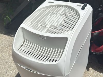 AIRCARE 836000HB 6 Gallon Evaporative Humidifier - 2,300 sq. ft.