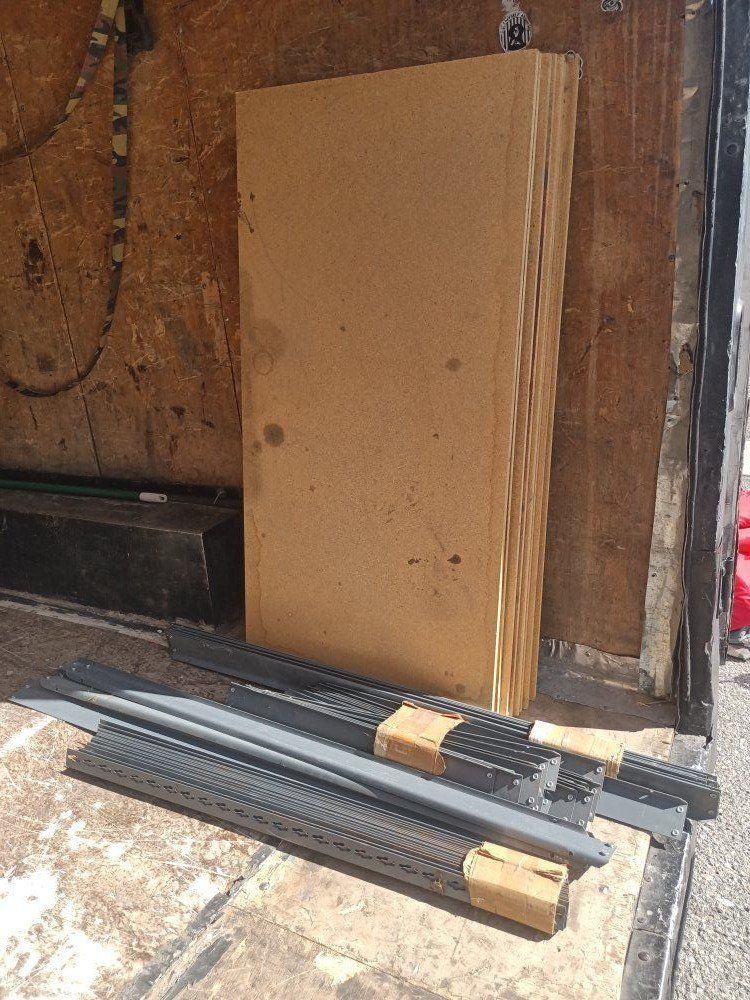 metal adjustable shelf's 2