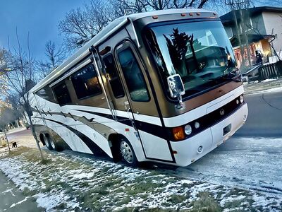 1999 Monaco Signature 42' $120k Invested-Steal it for $39,999! Cummins ISM 450HP New Tires&New Glass