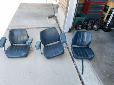 Boat seats and pedestals