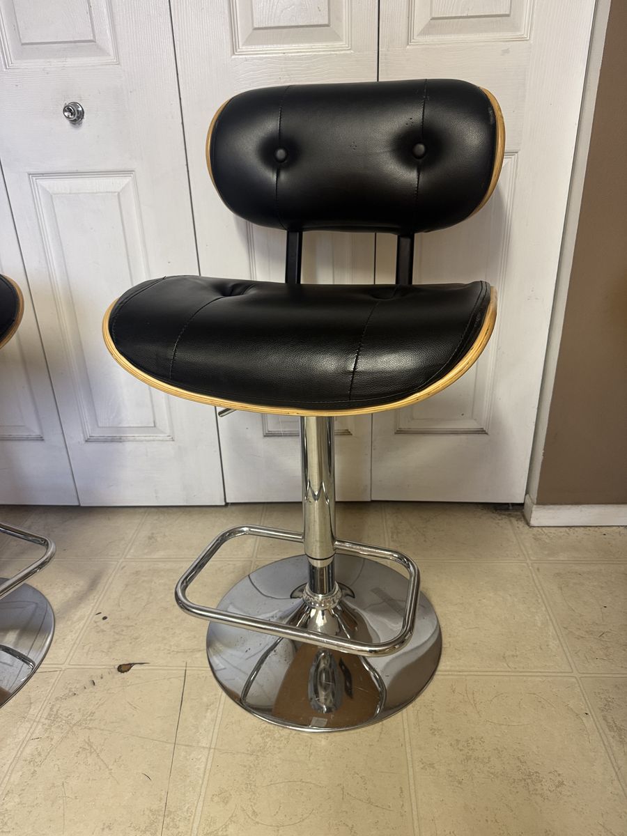 4 Adjustable Armless Bar Stools