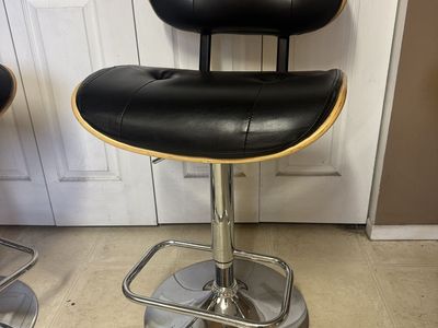 4 Adjustable Armless Bar Stools