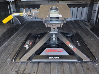 Demco Recon Fifth Wheel Hitch - 21k Autoslide, Universal Mount, Made in USA