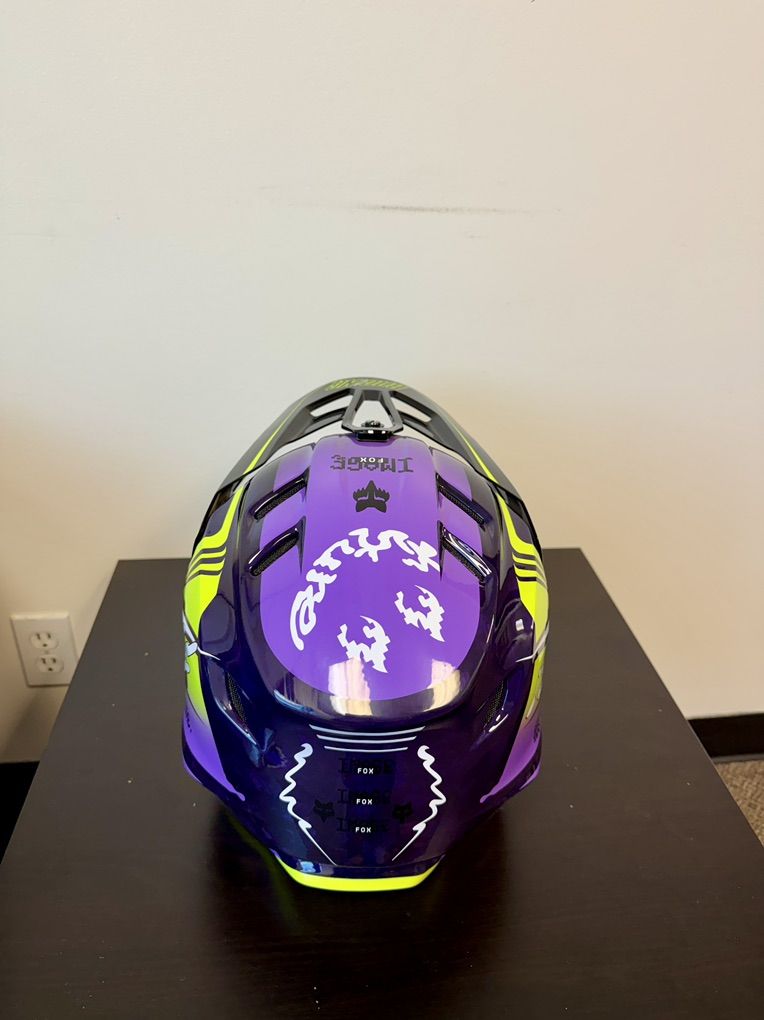Main image 4