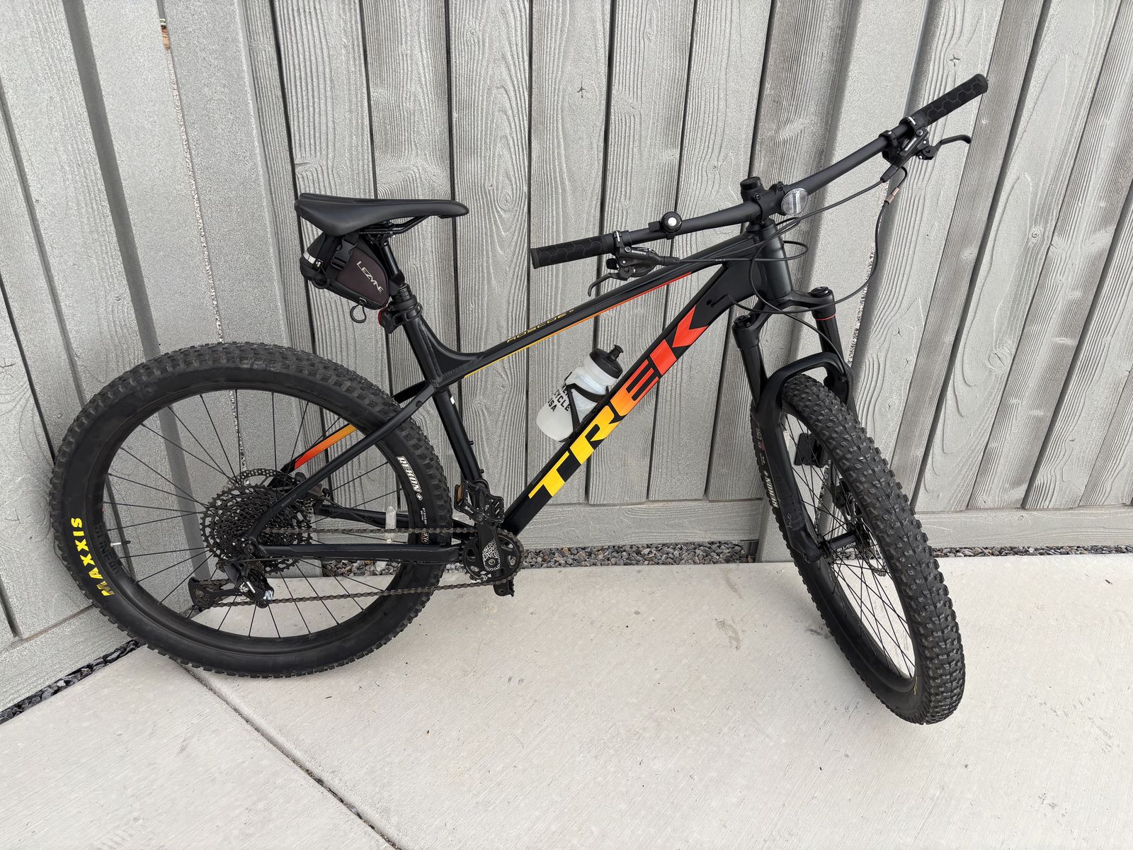 TREK Roscoe 8 Mountain Bike