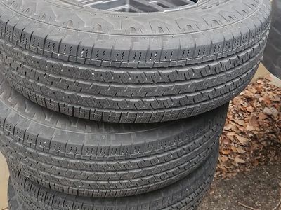 5 Nexon tires with rims like new, great tread