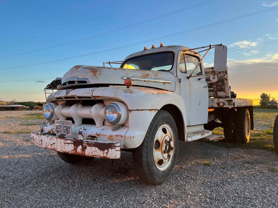 1951 Ford F6 Flatbed