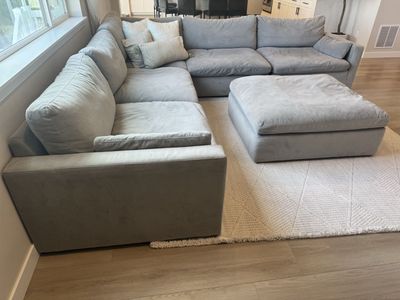 ASHLEY MODULAR SECTIONAL SOFA COUCH & OTTOMAN
