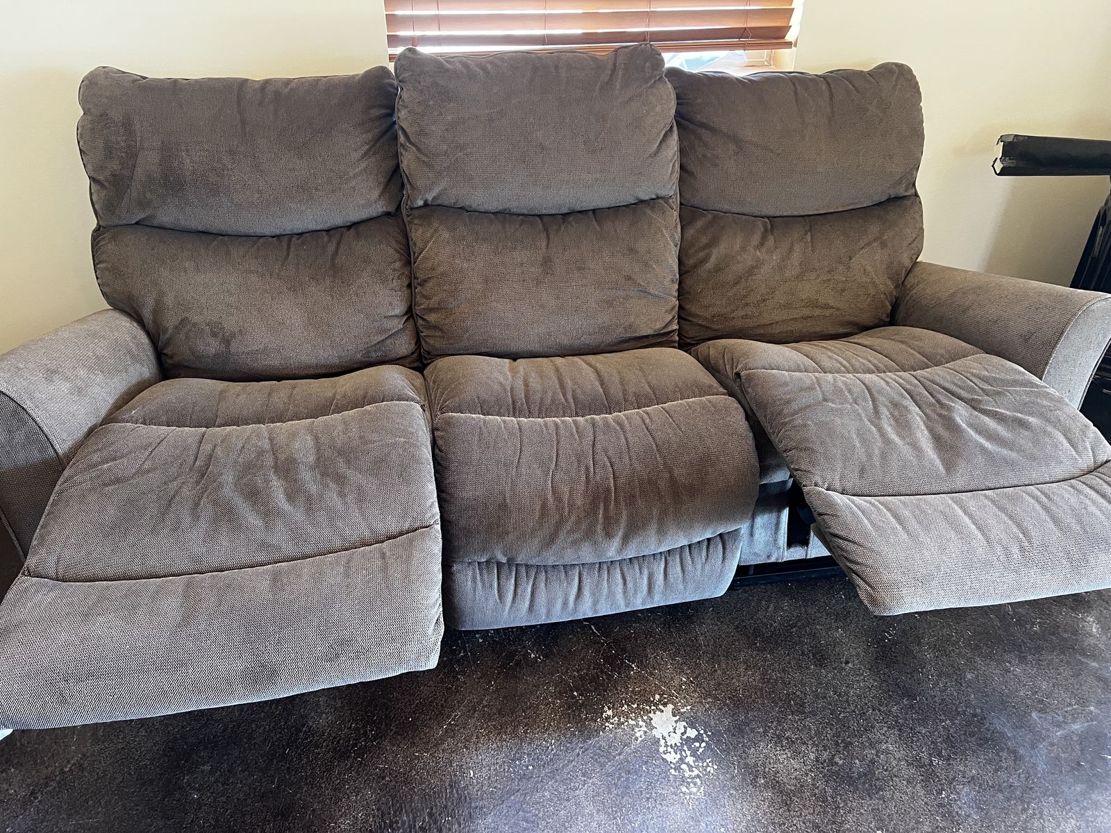 Grey La Z Boy couch & loveseat 