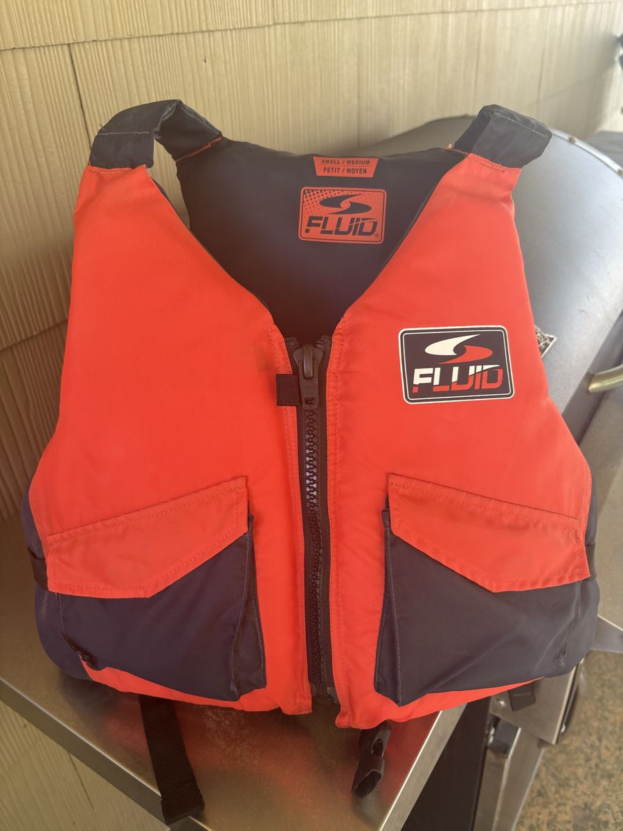 Fluid Adult Small/Medium Type III PFD Life Jacket Vest