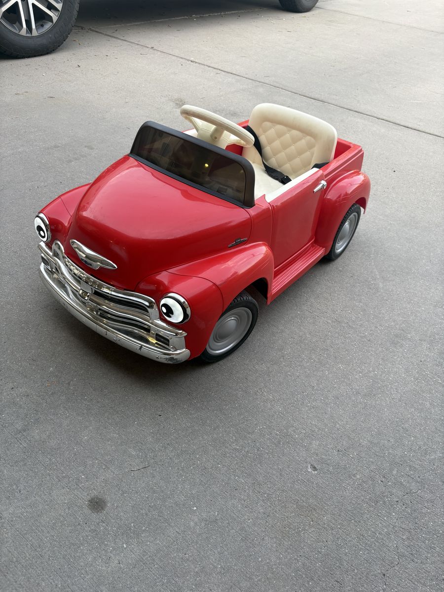 Vintage Style Chevrolet Classic 3100 Power Wheels Ride-on Truck 12V