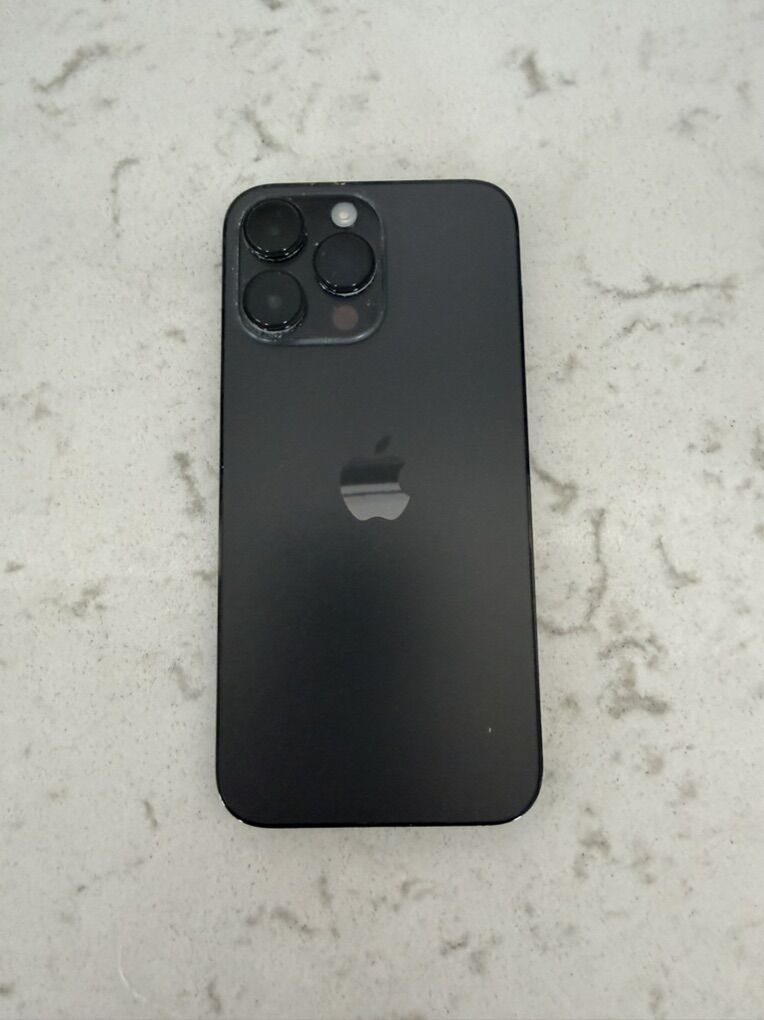 iphone 14 pro max With Mous Case