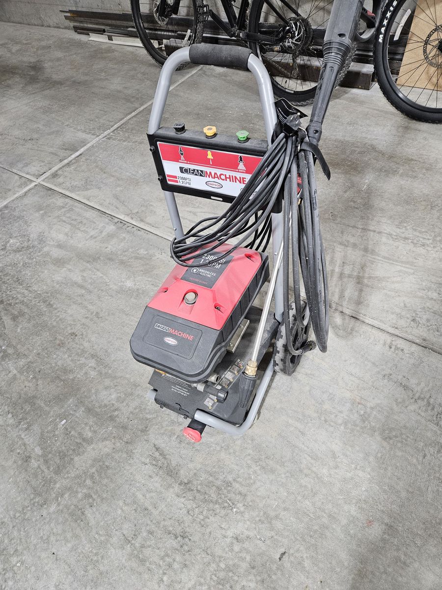 Simpson Clean Machine Electric Pressure Washer (2300 PSI / 1.2 GPM)