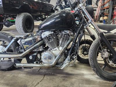Honda VT 1100cc 1998 Custom Chopper Motorcycle Project Bobber Ape Hangers Black.Not running.good title.no seat or rear fender.
