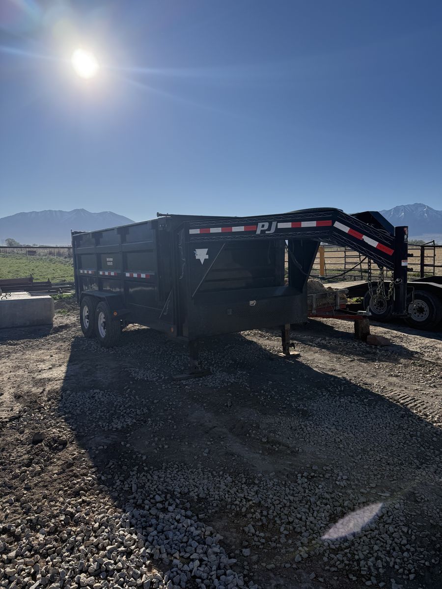 PJ Dump Trailer