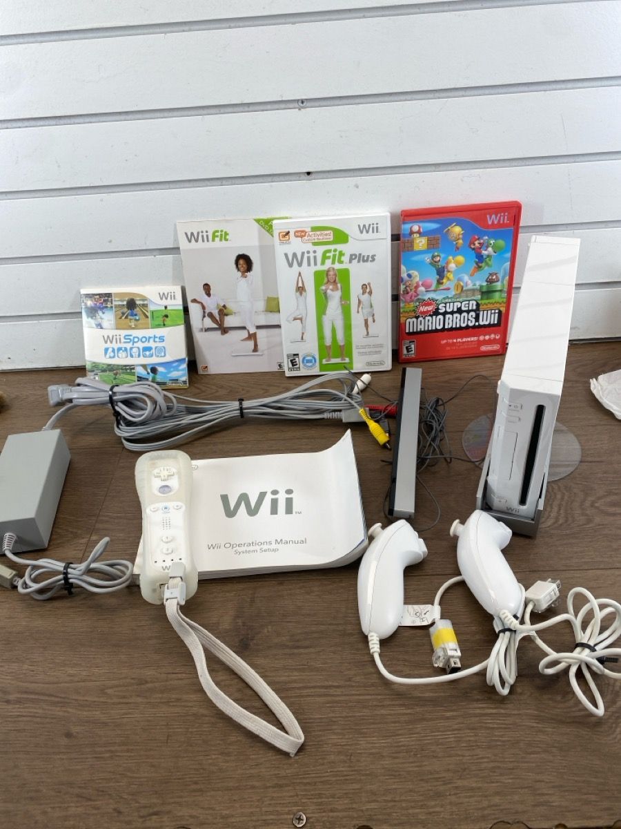 NINTENDO WII RVL-001 BUNDLE, WHITE #WCP040276