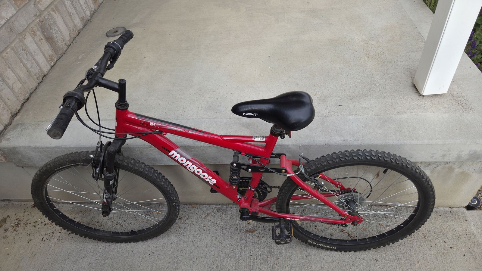 Mongoose Teen Mountain bike with Full Suspension