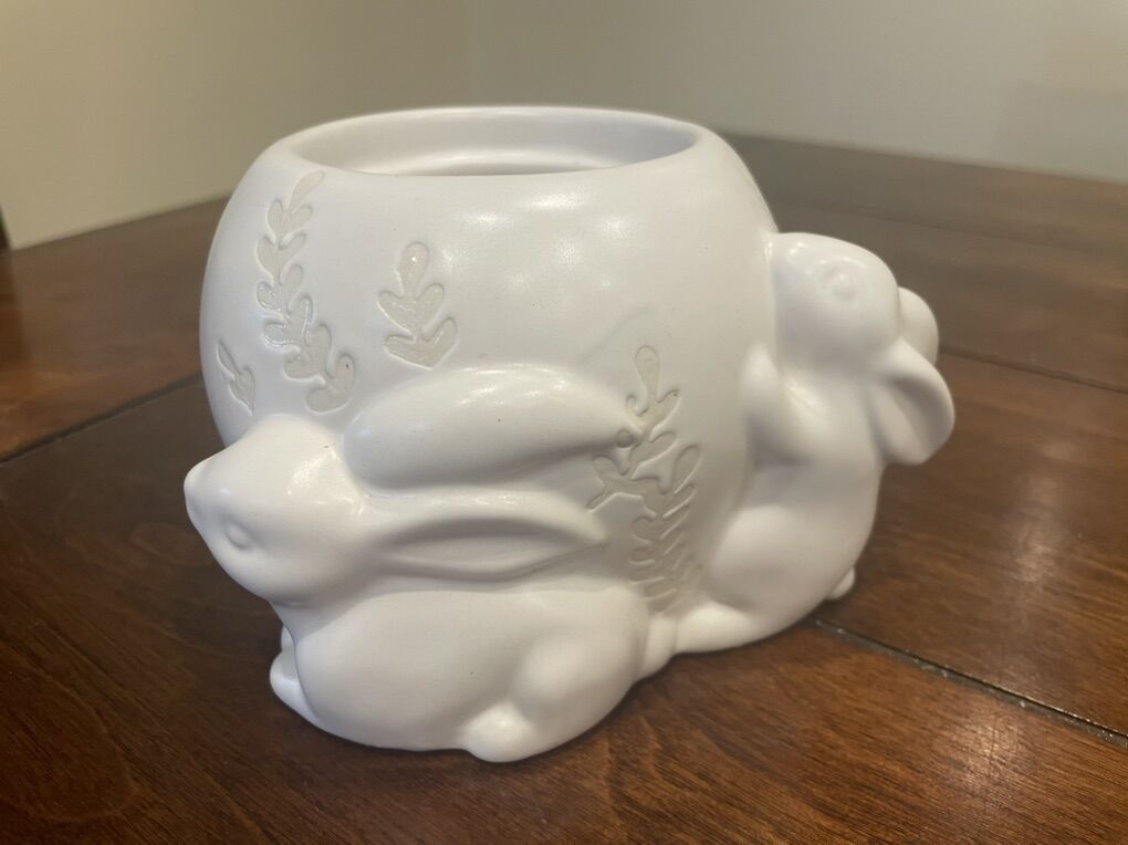 New White Bunny Rabbit Pot
