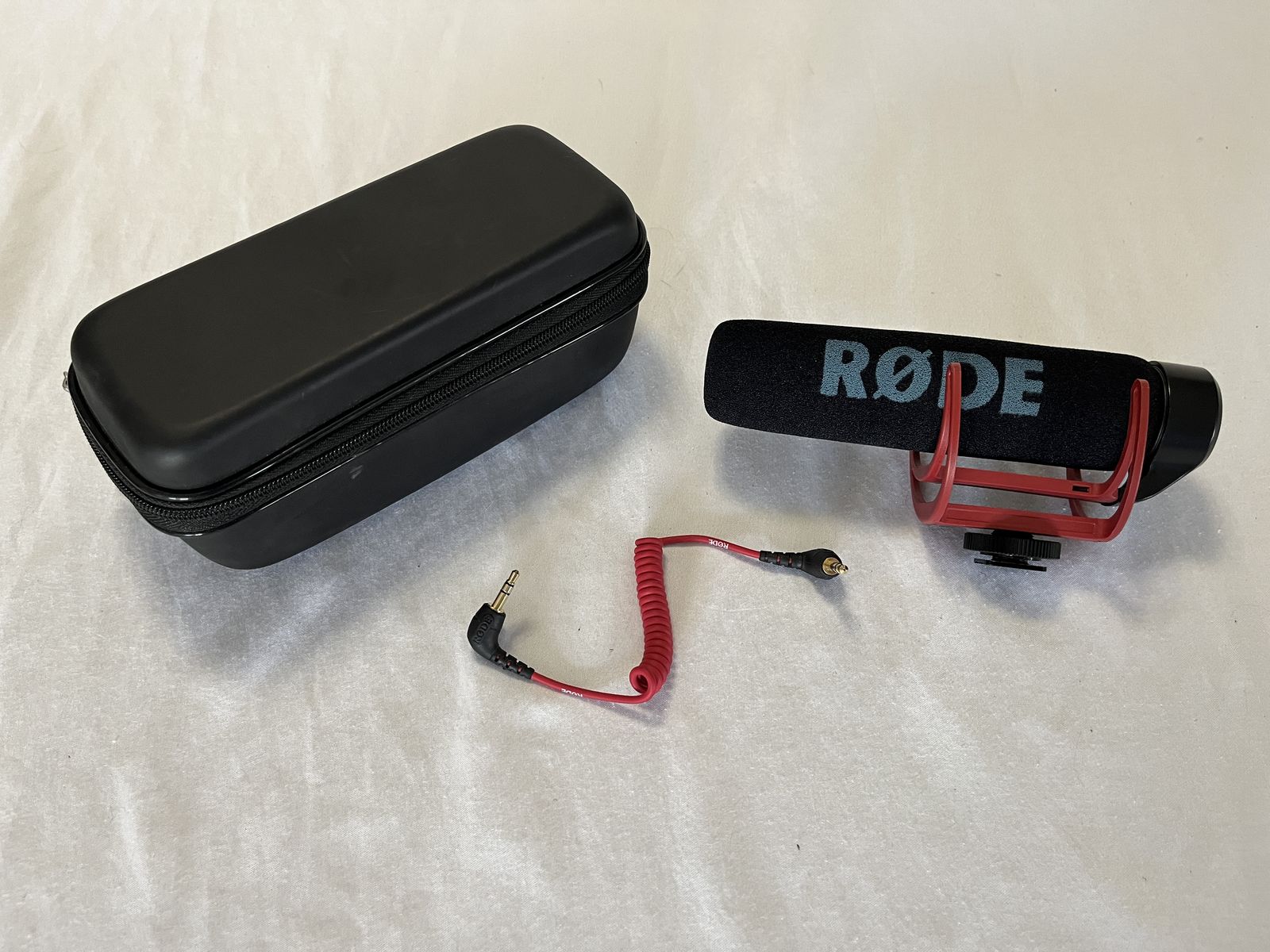 Rode VideoMic GO Lightweight On Camera Microphone
