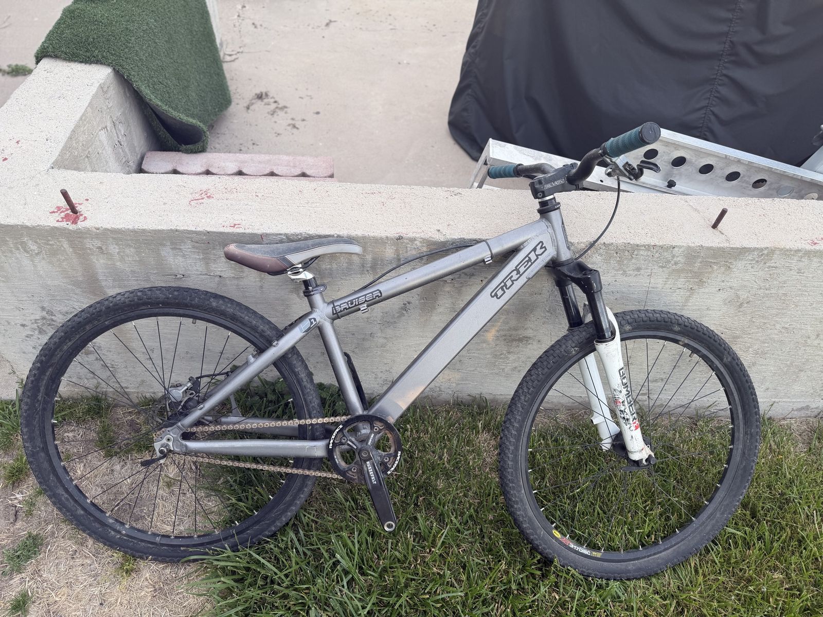 Trek dirt jumper bike