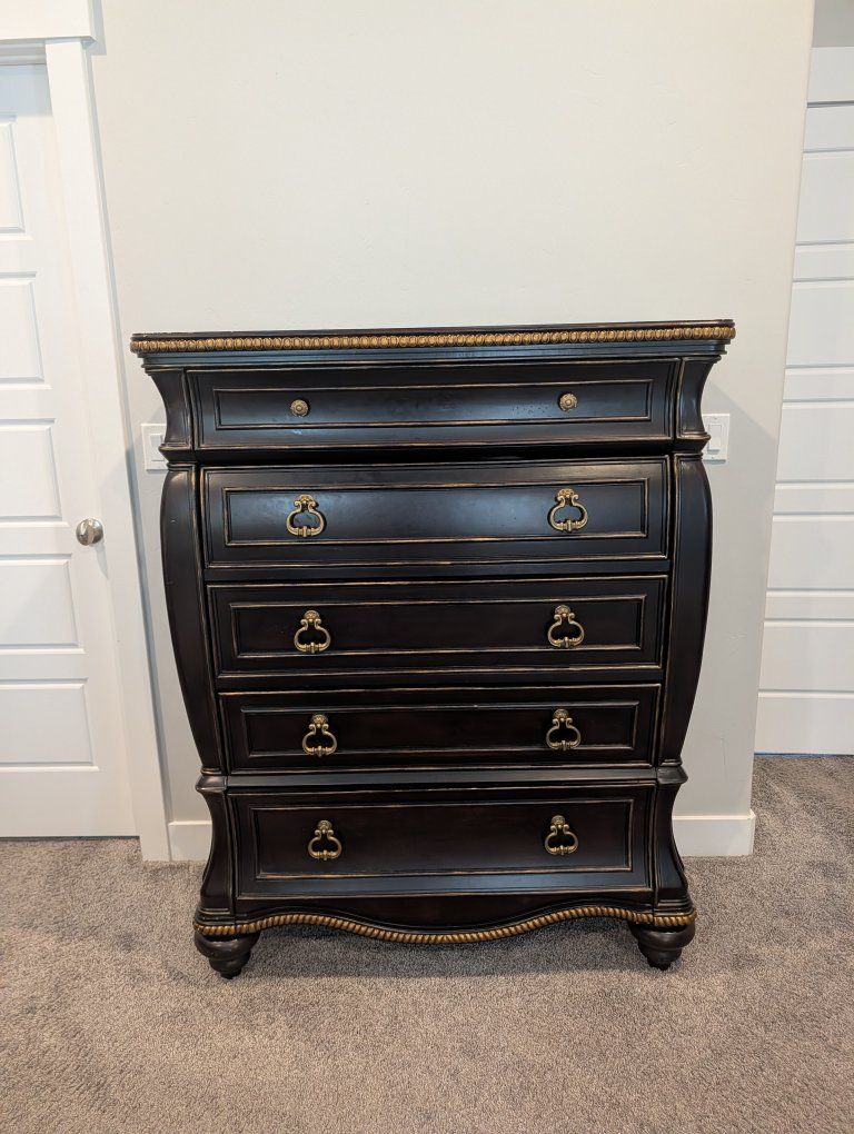 Main image 3