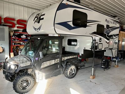 Arctic Fox 990 Truck Camper (2021 Model)