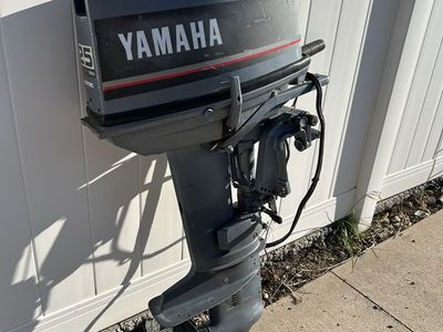 Yamaha 25 hp outboard LOW HOURS!