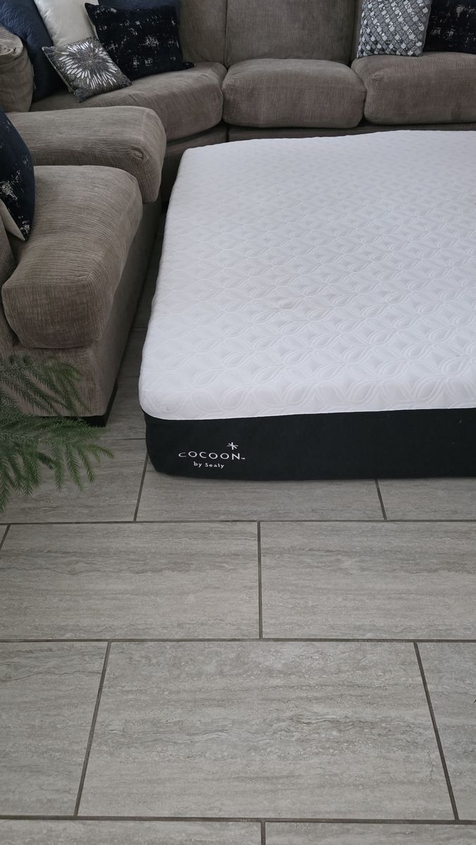 Queen cooling Memory Foam Mattress –Cleaned & Ready like nova, Sealy, tempurpedic, purple
