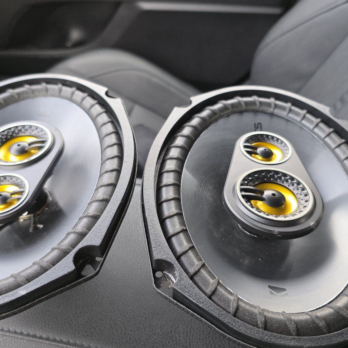 3-Way Kicker CS 6x9 speakers