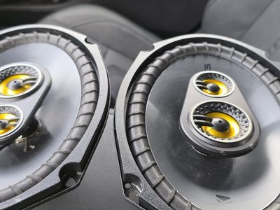 3-Way Kicker CS 6x9 speakers