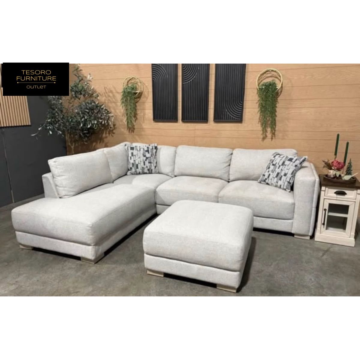 DREYDEN SECTIONAL WE OFFER DELIVERY