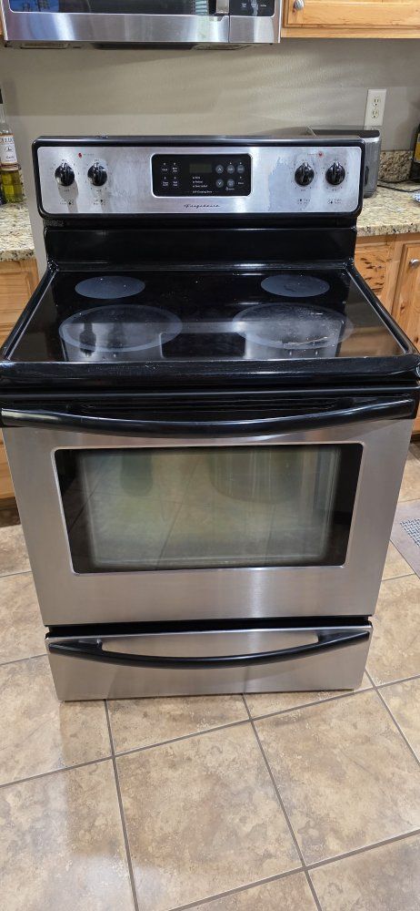 Frigidaire Stainless Steel Electric Range with Glass Cooktop and Oven