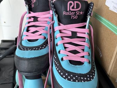Roller Derby Roller Skates Size 6