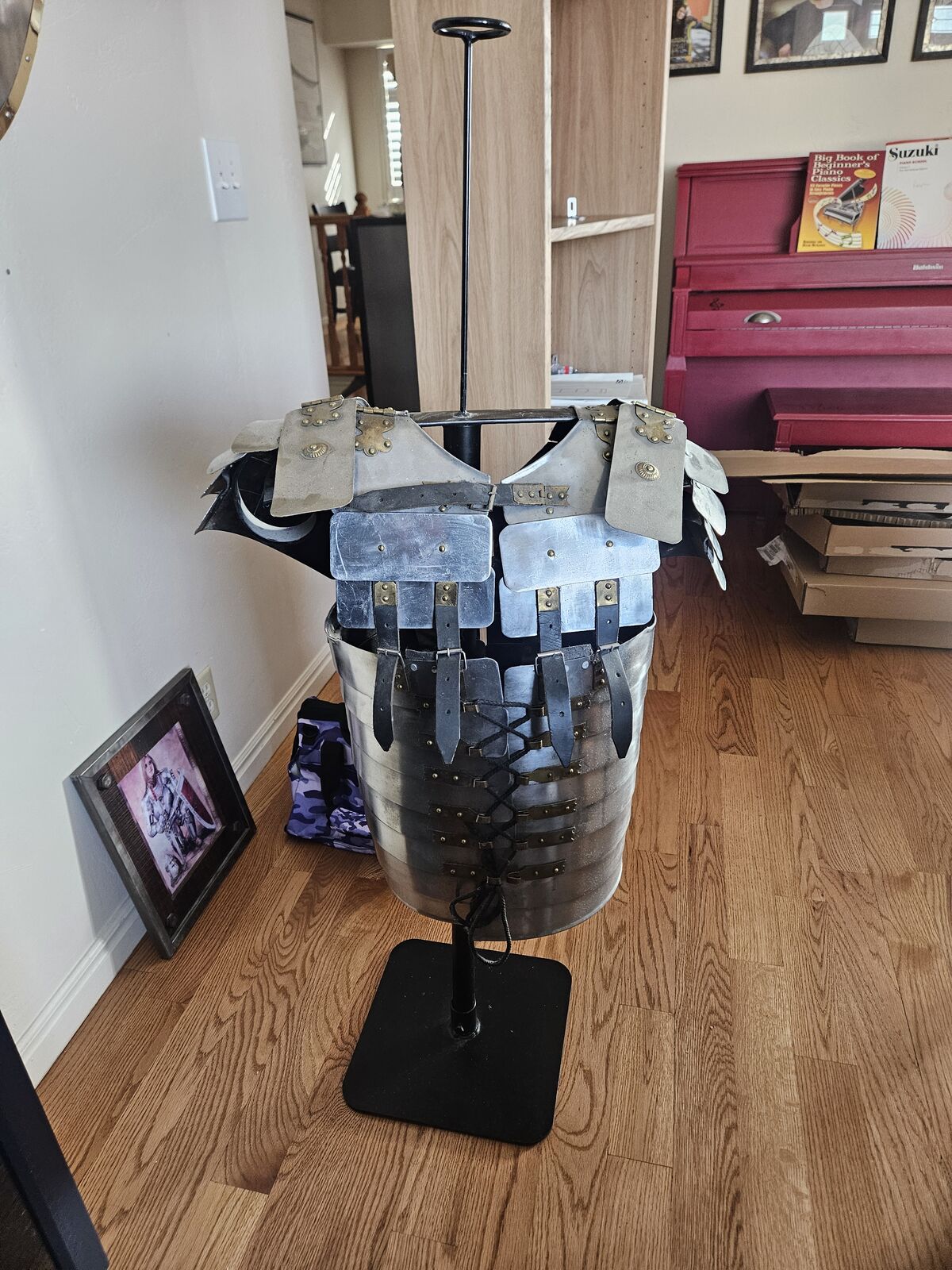 Steel Breastplate/Lorica Suit of Armor with Stand