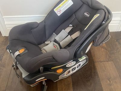 Chicco Keyfit 30 Infant Car Seat & Base
