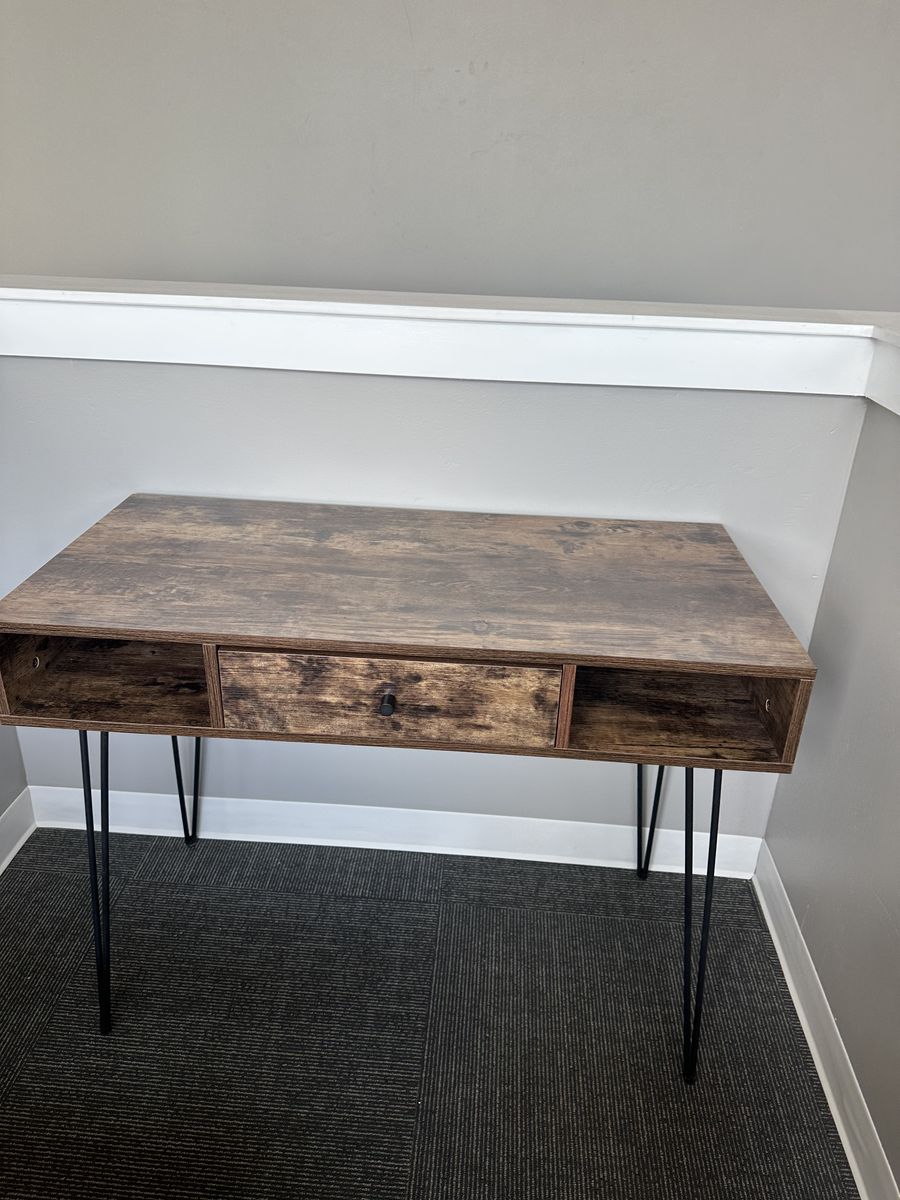Rustic Industrial Desk INCLUDES Rolling Chair