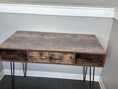 Rustic Industrial Desk INCLUDES Rolling Chair