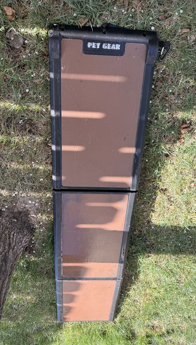 Pet Gear Bi-Fold Pet Ramp for Cars, Trucks, and SUVs - Portable & Lightweight
