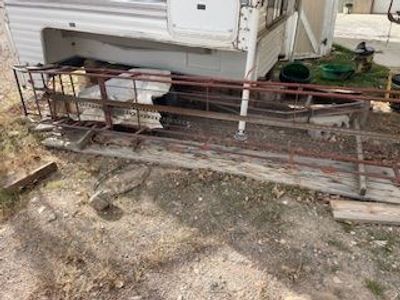 Electric hay elevator