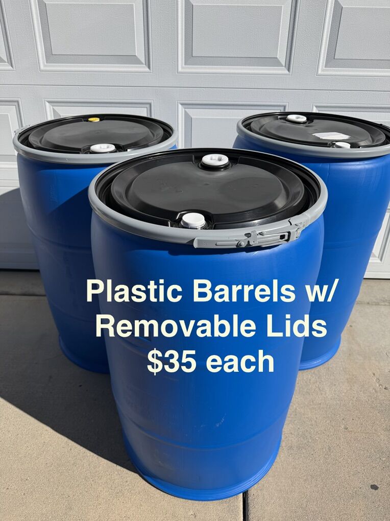 Plastic Barrels with Removable Lids