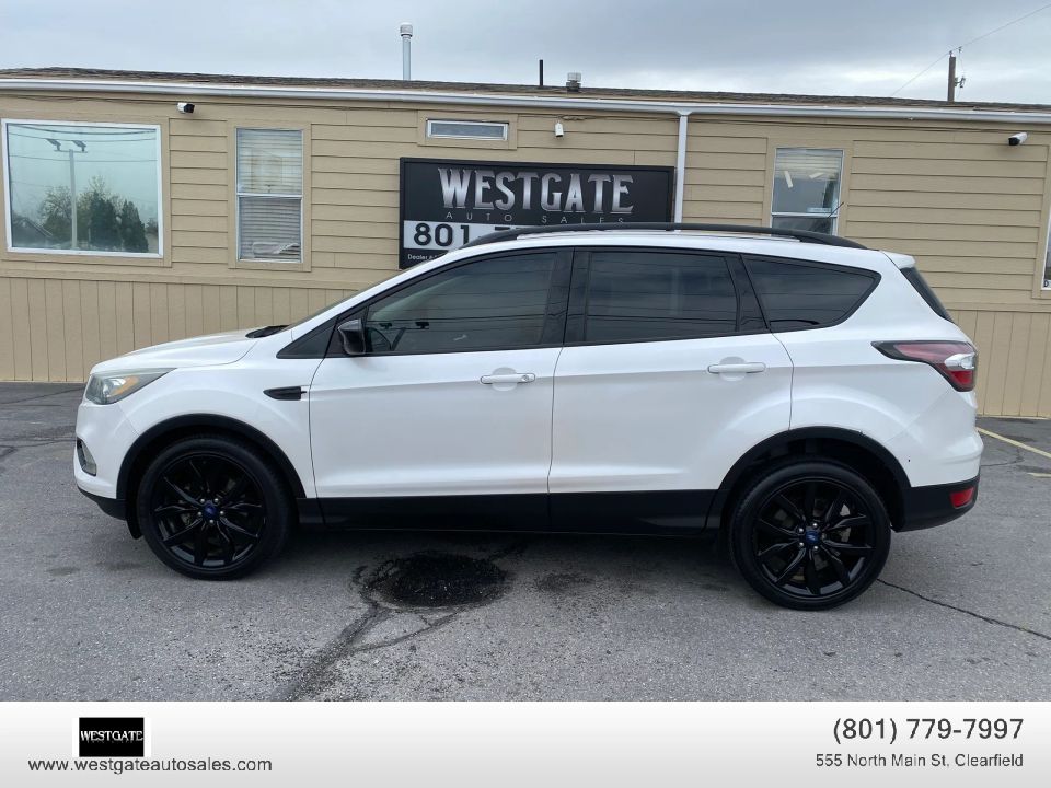 2017 FORD ESCAPE SE