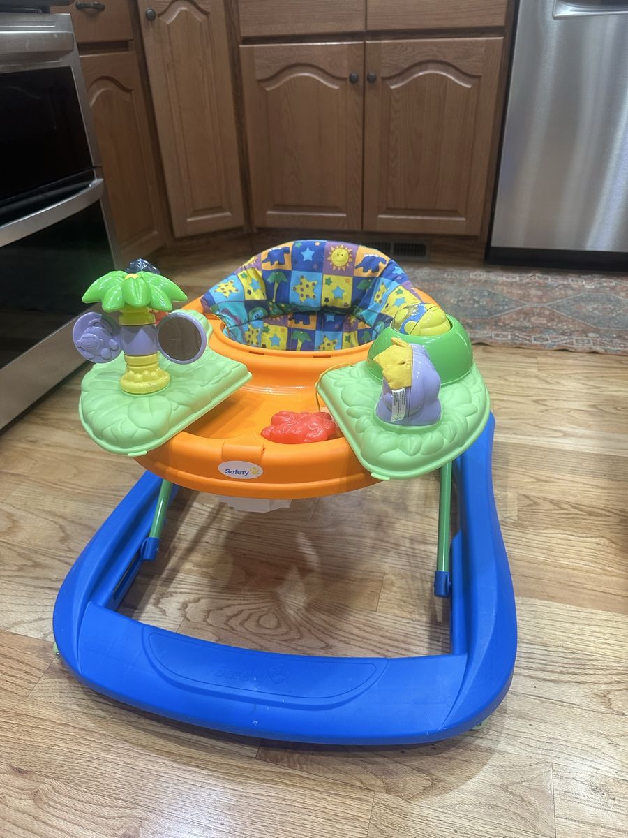 Safety 1st Sounds n Lights Walker