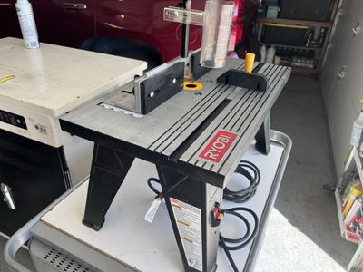 Ryobi 1 1/2 HP Peak Benchtop Router Table with Dust Collection