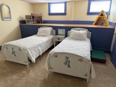White Twin Bedroom Set