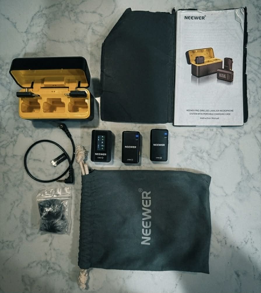 NEEWER CM28 Wireless Lavalier Microphone System