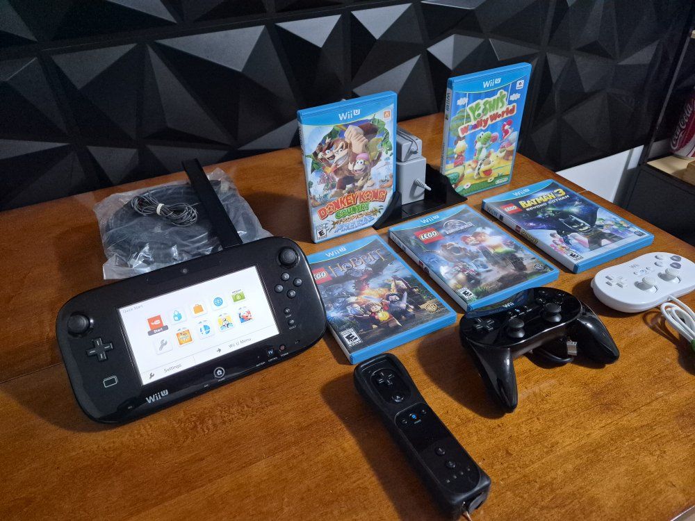 Nintendo Wii U Black System, Controllers, Accessories & 5 Great Games! Tested, Works. Excellent Conditions!